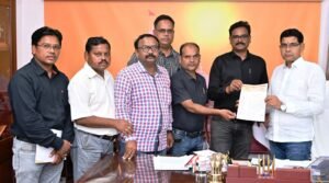 टंकराम वर्मा से मिलने पहुंचे राजस्व पटवारी संघ सदस्य 