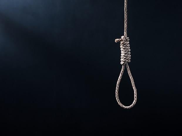 22 वर्षीय यूपी में खुद को किया खत्म, फांसी के फंदे में झूली