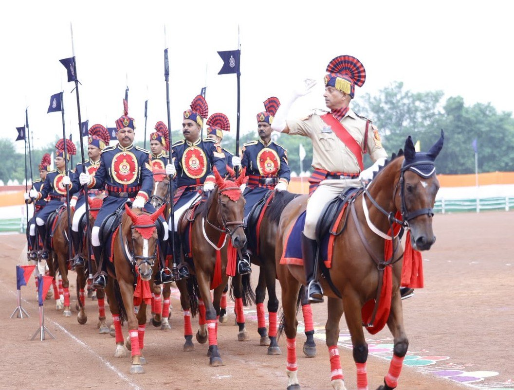 स्वतंत्रता दिवस समारोह में घुड़सवारों, महिला बैंड और श्वान दल ने मोहा मन