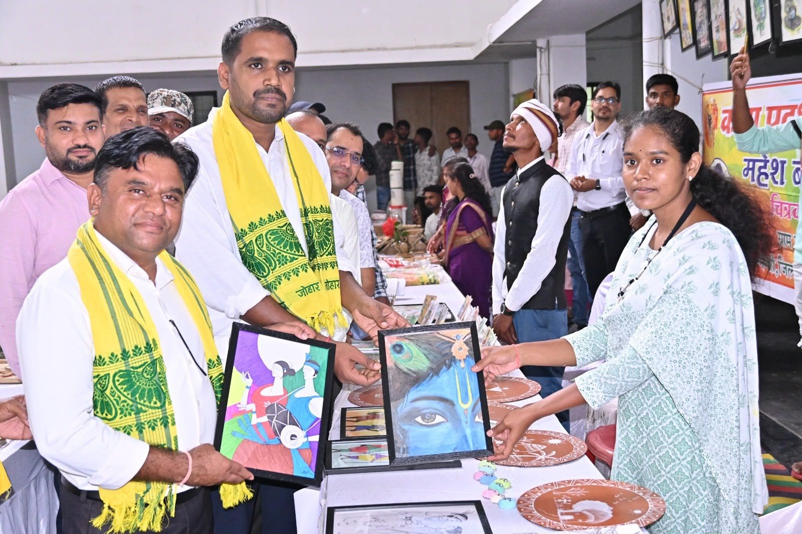 धमतरी में जनजातीय कारीगरों के उत्पादों को मिलेगा राष्ट्रीय बाजार