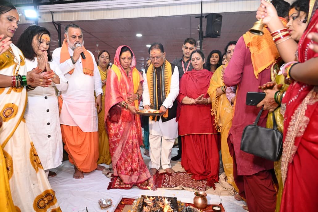 श्रावण में मुख्यमंत्री विष्णुदेव साय ने किया रुद्राभिषेक, प्रदेशवासियों की खुशहाली की कामना