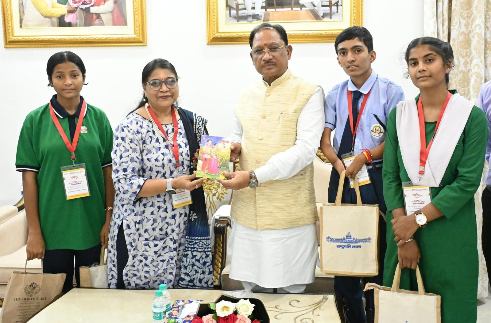 राष्ट्रपति से मिलकर लौटे विद्यार्थियों ने मुख्यमंत्री साय से साझा किए यादगार अनुभव