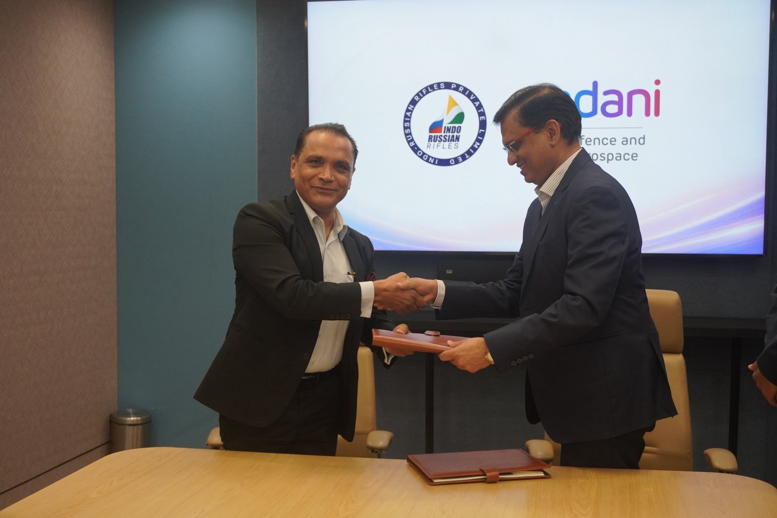 अदाणी डिफेंस और IRRPL के बीच AK-203 एम्युनिशन सप्लाई का समझौता