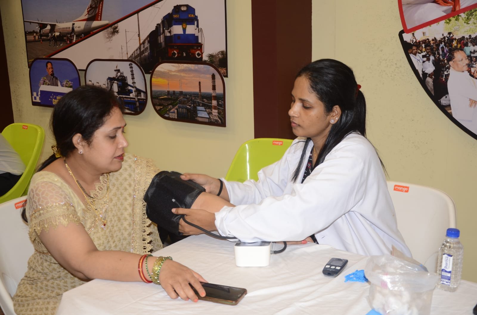 कलेक्ट्रेट में 40 प्लस अधिकारियों-कर्मचारियों का हुआ स्वास्थ्य परीक्षण