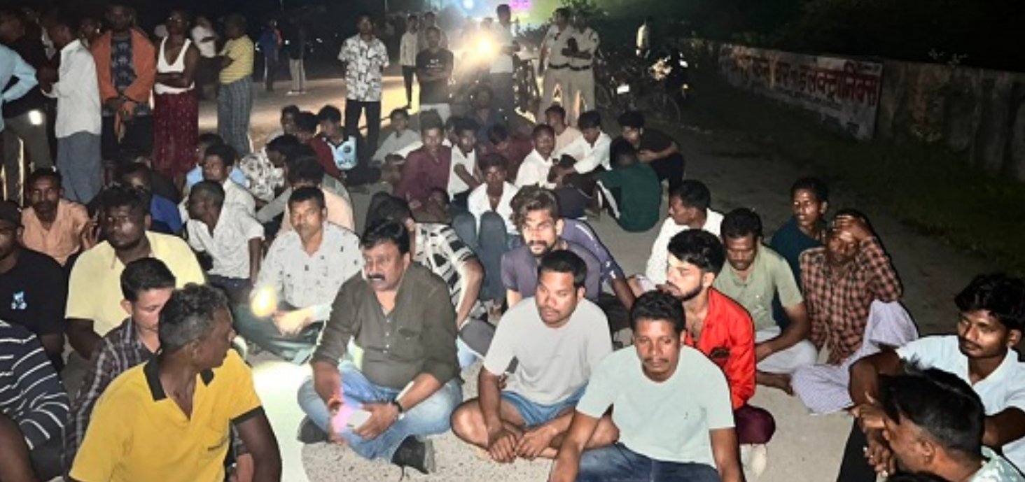 कोरबा-कनबेरी मुख्य मार्ग पर सड़क हादसे में फिर से एक की मौत, ग्रामीणों ने सड़क में शव रखने के बाद किया चक्काजाम
