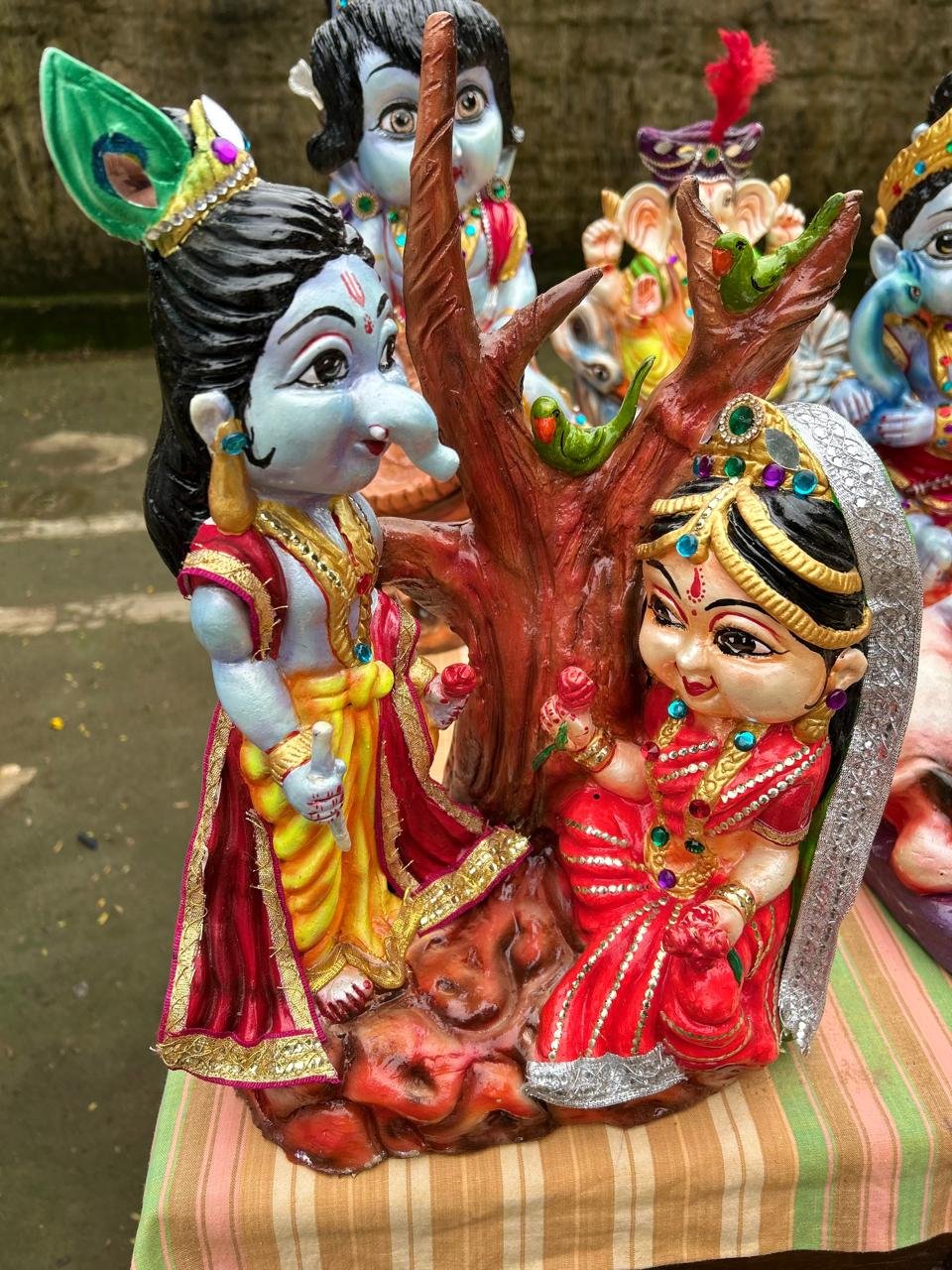 मिट्टी के गणेश में जीवन का बीज, रायपुर जेल के बंदियों की अनूठी पहल