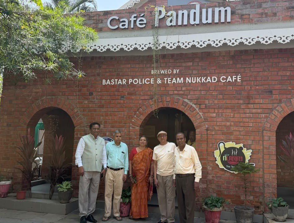 बदलते बस्तर की तस्वीर देख बोले पूर्व IAS अधिकारी, नए दौर में पहुंचा संभाग