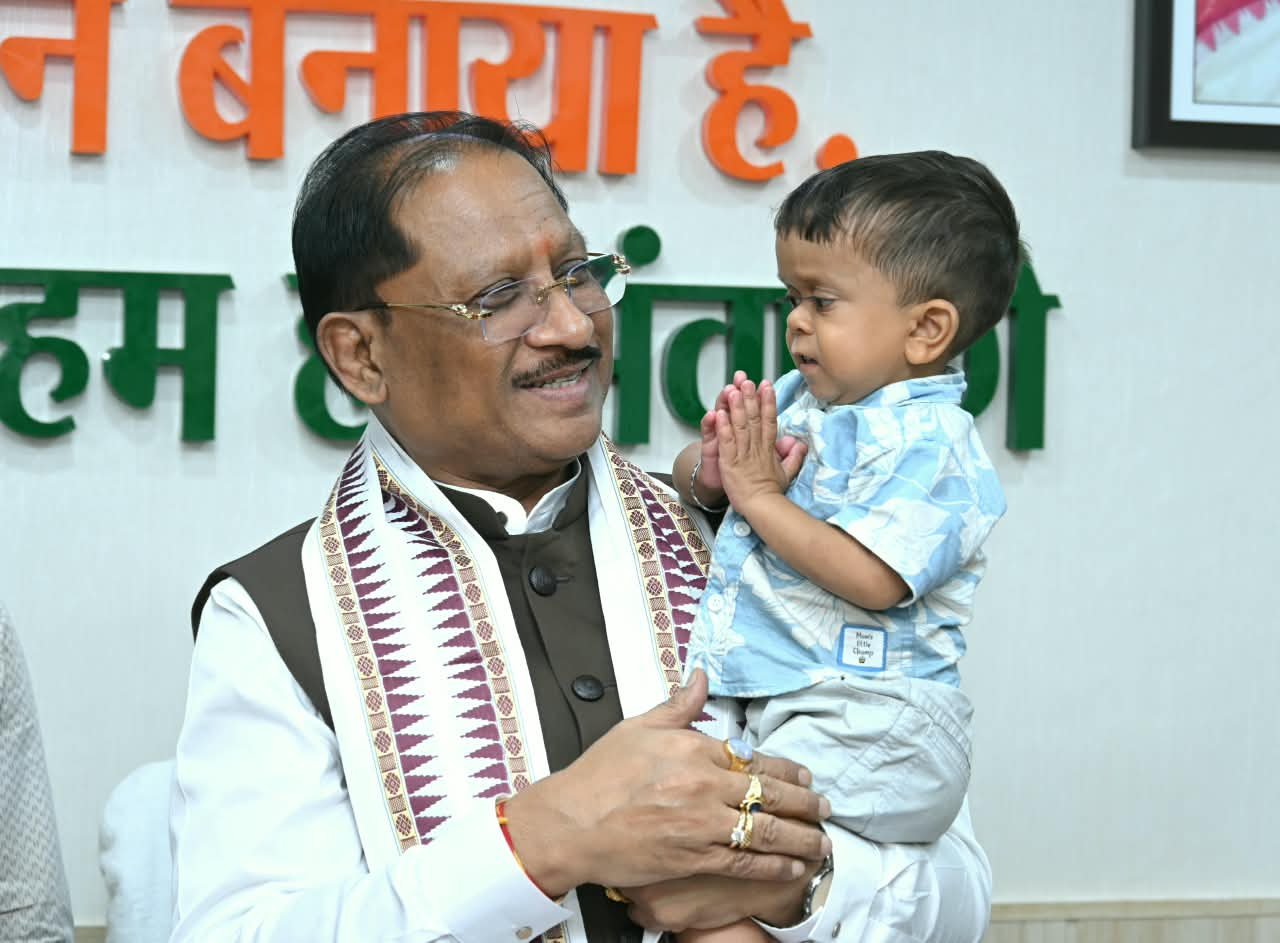 छत्तीसगढ़: दुर्लभ बीमारी से जूझ रहे 10 वर्षीय रिमोन के इलाज के लिए 12 लाख मंजूर
