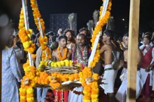 बस्तर दशहरा 2026 का आगाज, कांटों के झूले पर विराजीं मां काछनदेवी